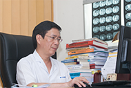 Són tiểu gắng sức.